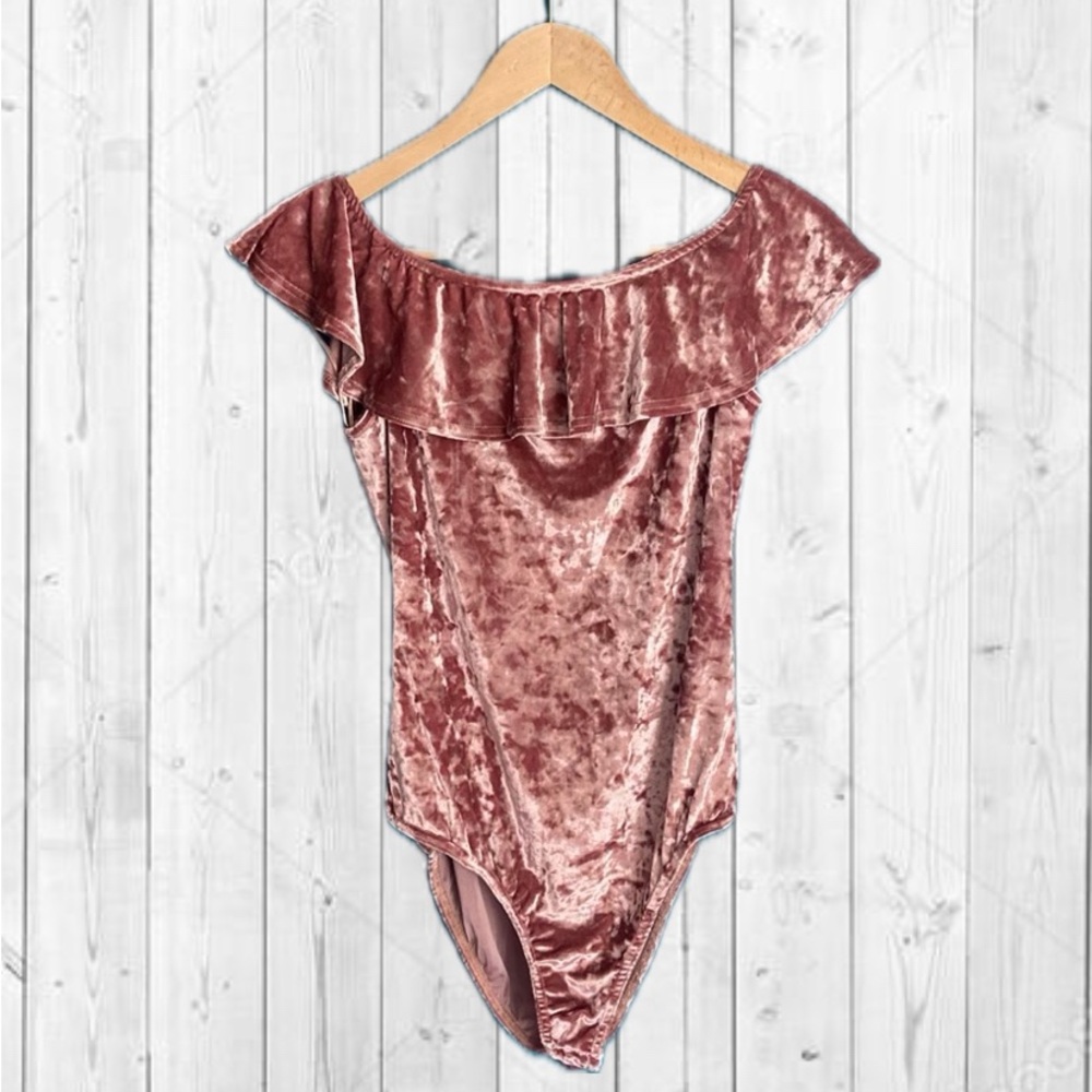 Simply Be- Crushed Velvet Rosie Pink Off the Shoulder Ruffle Bodysuit